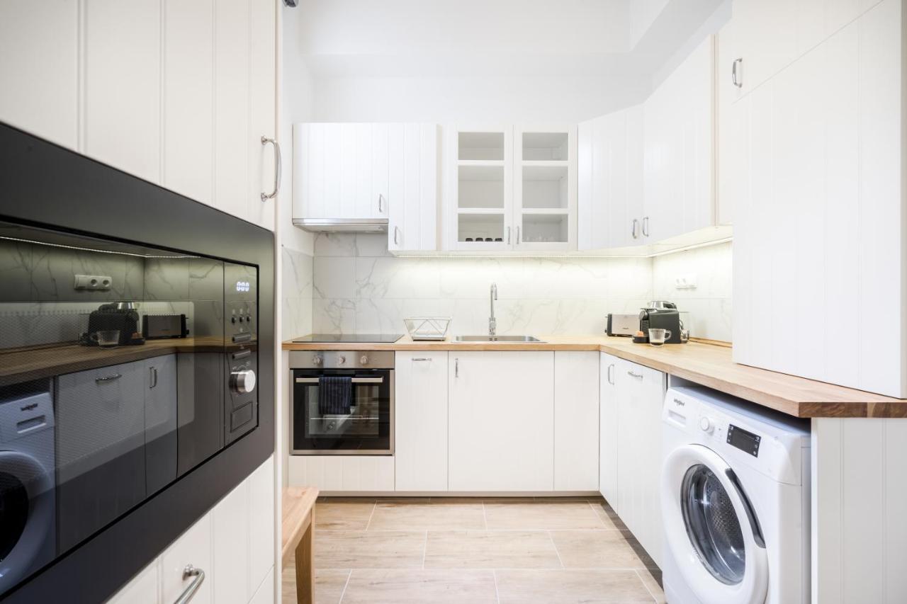 Bpr Blooming Design Home With A/C Будапеща Екстериор снимка