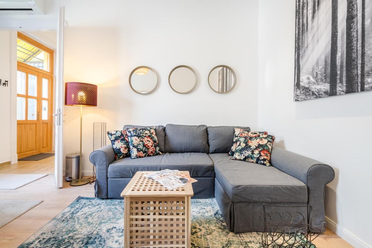 Bpr Blooming Design Home With A/C Будапеща Екстериор снимка